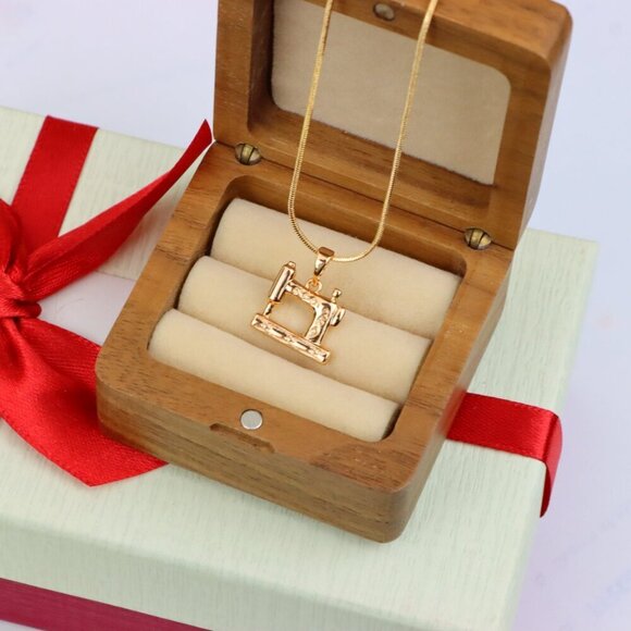 "Vintage Sewing Machine Rose Gold Pendant for Craft Lovers, XPPT1384 - Picture 9 of 13